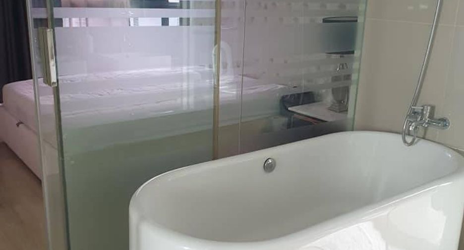 Продажа 2 спальни кондо в Хуаи Кхщанг, Бангкок
