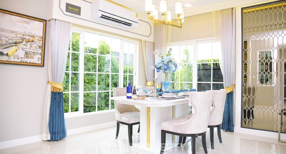 For sale 4 bedrooms house in Bang Khen, Bangkok