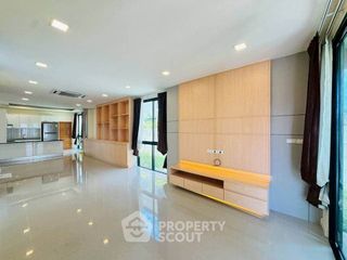 À louer 4 chambres maison à Bang Lamung, Chonburi