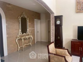 Casa en alquiler de 3 habitaciones en Bang Lamung, Chonburi