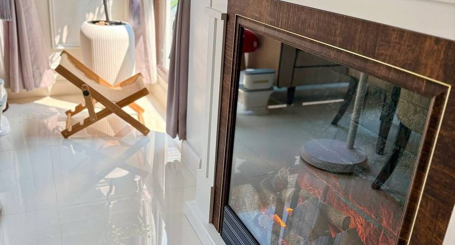 For rent 4 bedrooms house in Wang Thonglang, Bangkok