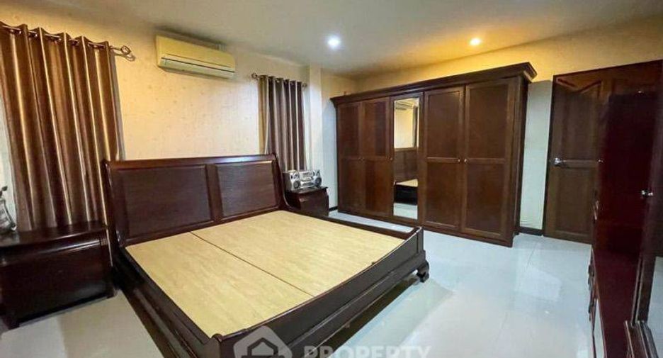 Casa adosada en venta de 5 habitaciones en Mueang Chon Buri, Chonburi