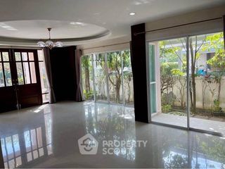 出售 5 卧室 联排别墅 在 Mueang Chon Buri, Chon Buri