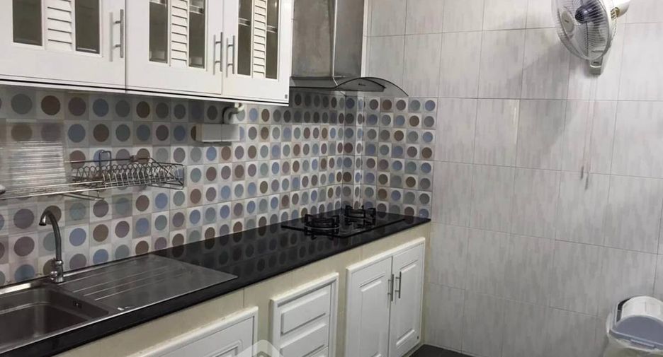 For sale 4 bedrooms townhouse in South Pattaya, Pattaya