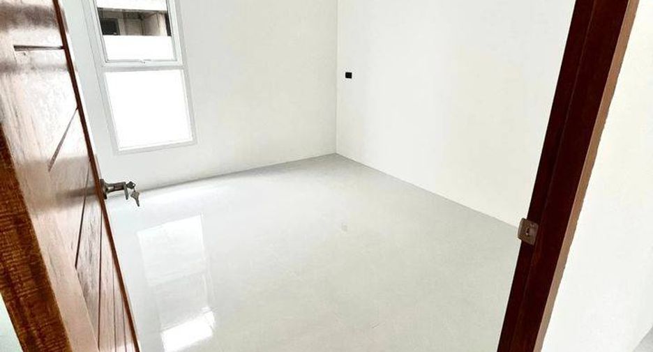 For sale 3 bedrooms townhouse in East Pattaya, Pattaya