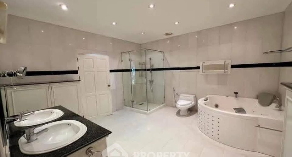 Villa en alquiler de 4 habitaciones en Jomtien, Pattaya