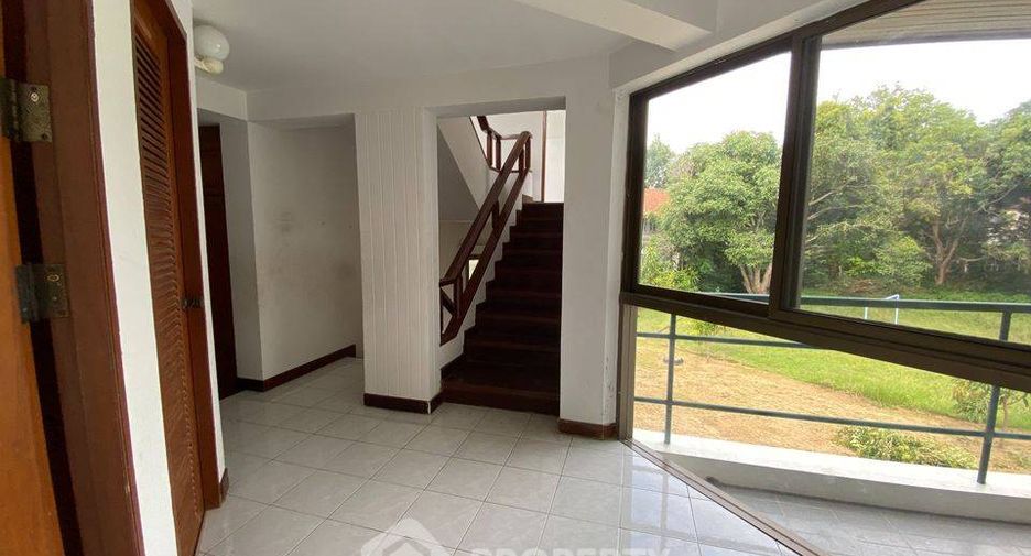 For sale 4 bedrooms house in Sattahip, Chonburi