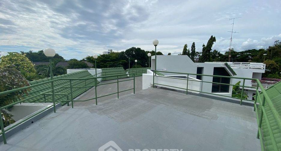 For sale 4 bedrooms house in Sattahip, Chonburi