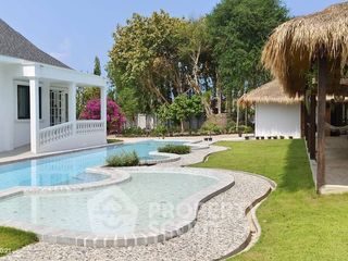 For rent 4 bedrooms villa in Bang Lamung, Chonburi