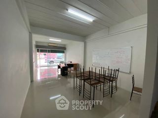 For sale 4 ベッドルーム townhouse in Bang Lamung, Chonburi