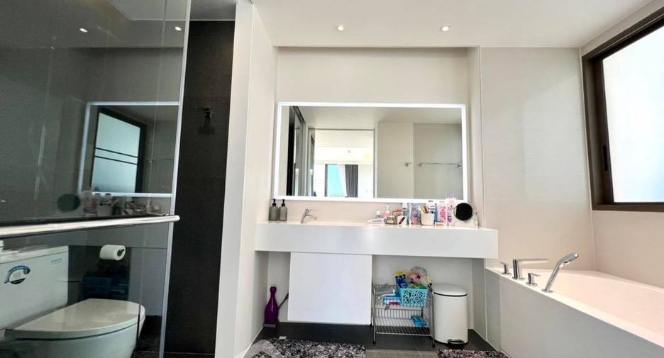 For sale 3 bedrooms condo in Jomtien, Pattaya