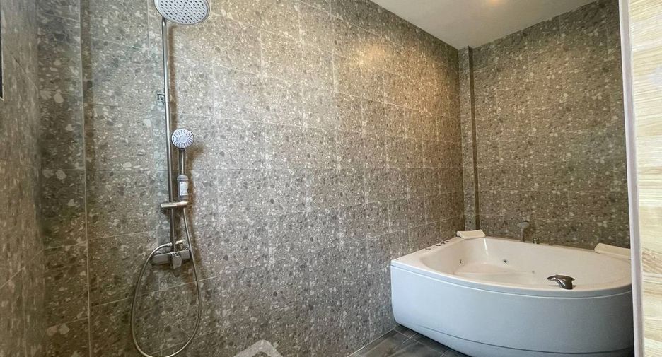 For rent 3 bedrooms villa in East Pattaya, Pattaya