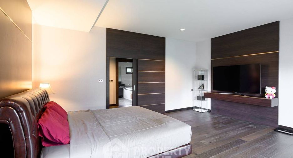 For rent 3 bedrooms villa in Huay Yai, Pattaya