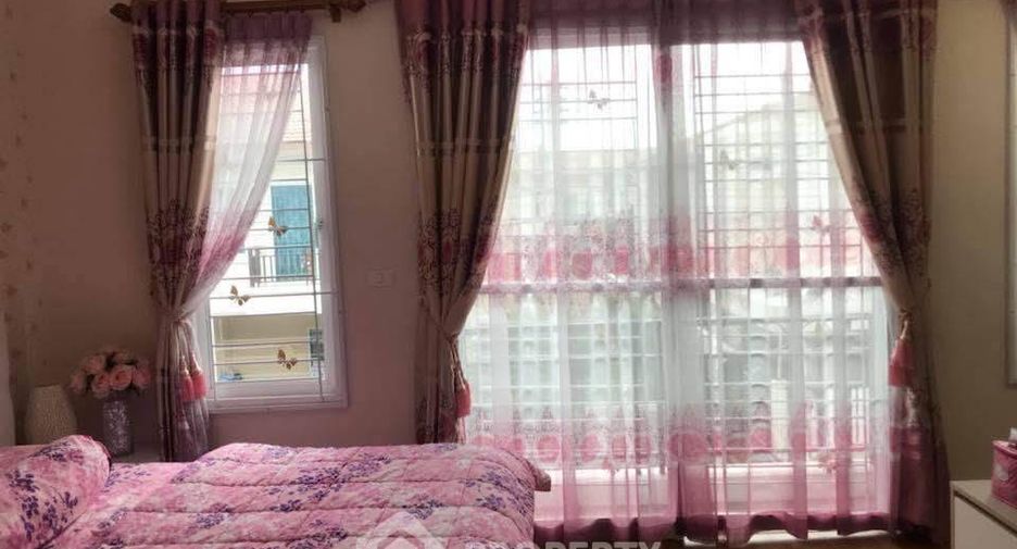For sale 3 bedrooms townhouse in Bang Lamung, Chonburi