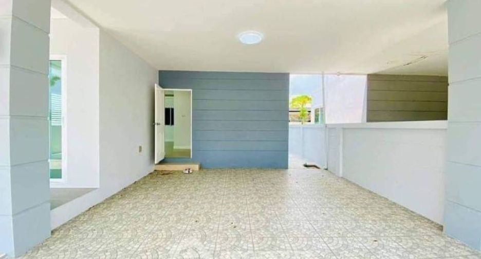 For sale 3 bedrooms townhouse in Si Racha, Chonburi