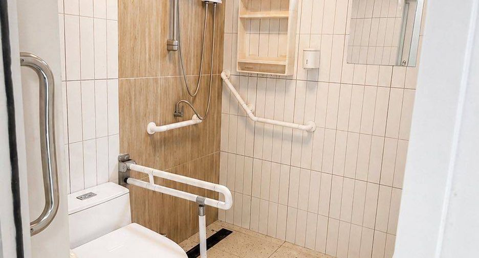 Haus zur Miete mit 4 Zimmer in Bang Sao Thong, Samut Prakan