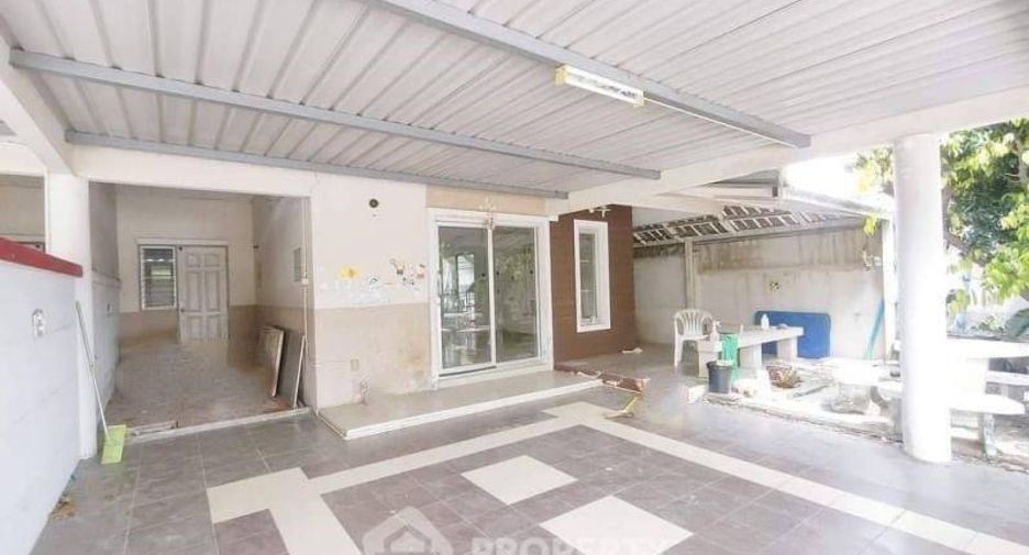 Casa adosada en venta de 3 habitaciones en Mueang Chon Buri, Chonburi