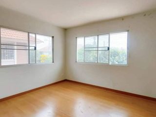À vendre 3 chambres maison de ville à Mueang Chon Buri, Chonburi