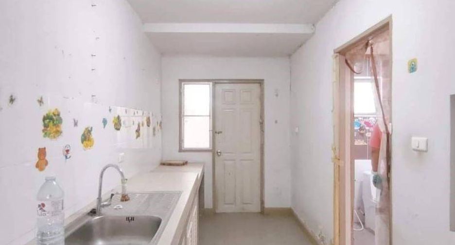 Casa adosada en venta de 3 habitaciones en Mueang Chon Buri, Chonburi
