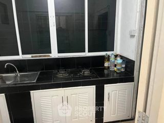 出售 3 卧室 独立屋 在 Si Racha, Chon Buri