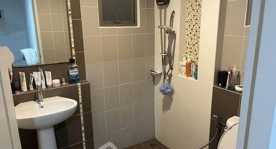 For sale 3 bedrooms house in Si Racha, Chonburi