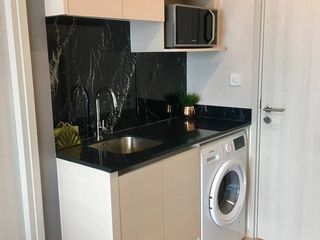 À vendre 1 chambre condo à Huai Khwang, Bangkok