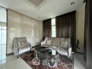 Casa en venta de 5 habitaciones en Lat Krabang, Bangkok