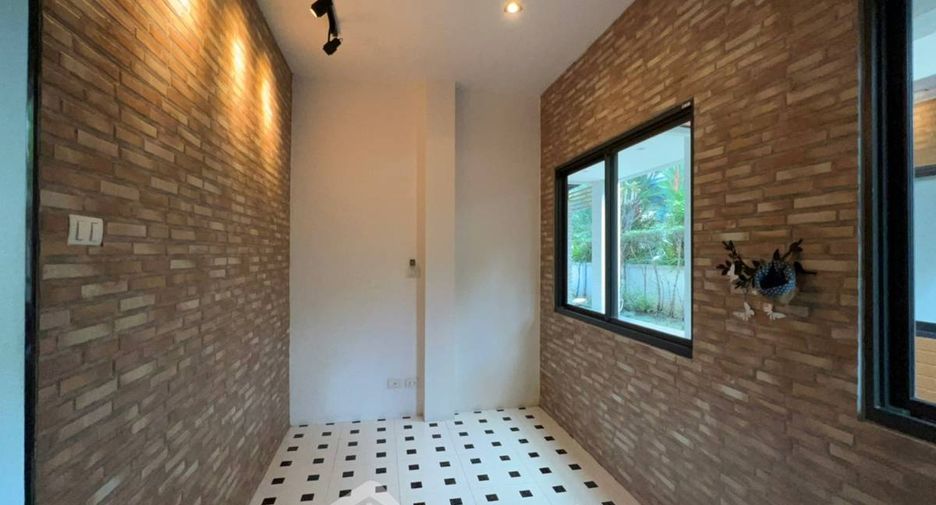 For sale 5 bedrooms house in Lat Krabang, Bangkok