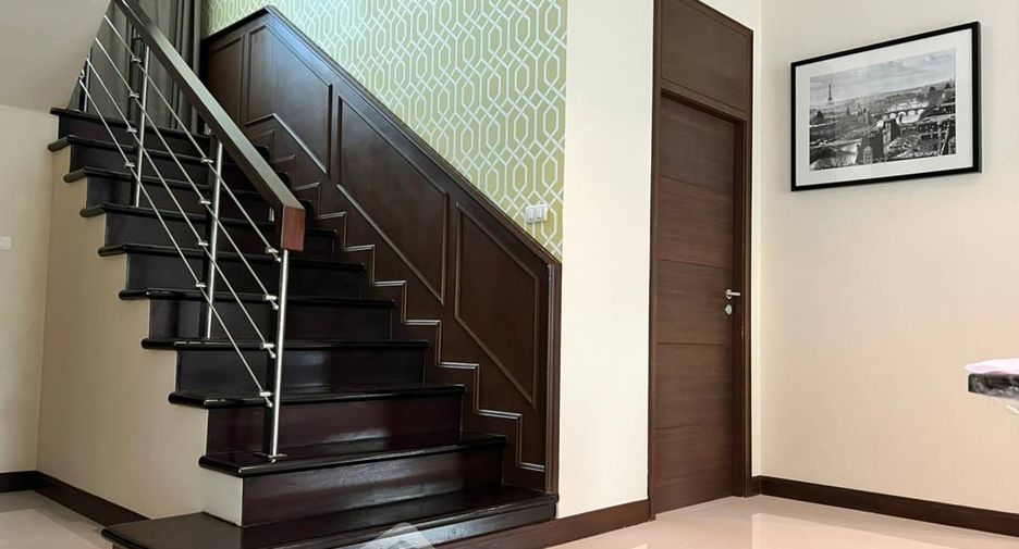 For sale 5 bedrooms house in Lat Krabang, Bangkok