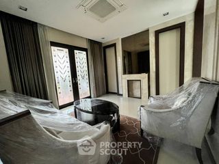 Casa en venta de 5 habitaciones en Lat Krabang, Bangkok