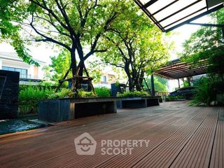 Casa en venta de 5 habitaciones en Lat Krabang, Bangkok