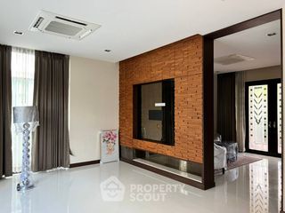 Casa en venta de 5 habitaciones en Lat Krabang, Bangkok