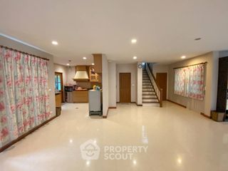 出售 3 卧室 独立屋 在 Saphan Sung, 曼谷