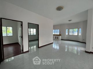For sale 3 bedrooms house in Si Racha, Chonburi