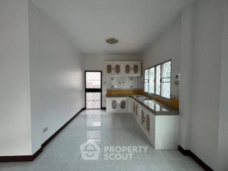 For sale 3 bedrooms house in Si Racha, Chonburi