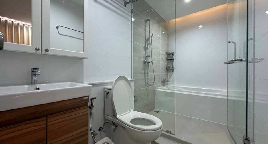 Apartamento en alquiler de 2 habitaciones en Khlong Toei, Bangkok