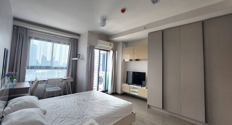 For sale 1 bed condo in Phra Khanong, Bangkok