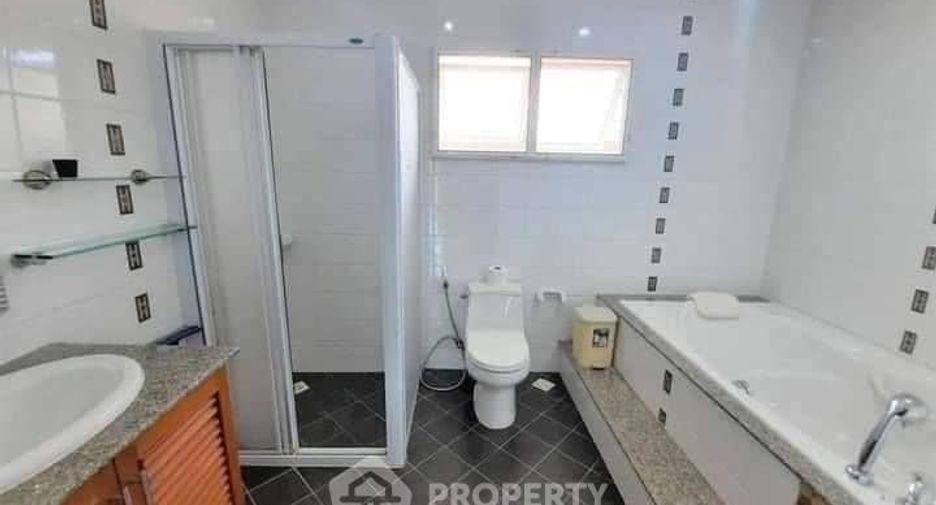 For sale 3 bedrooms house in East Pattaya, Pattaya