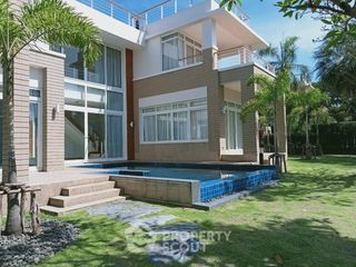 À vendre 4 chambres villa à Na Jomtien, Pattaya