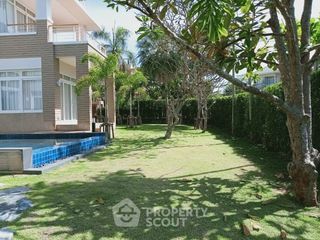 À vendre 4 chambres villa à Na Jomtien, Pattaya