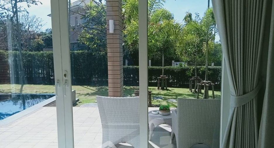 Villa en venta de 4 habitaciones en Sattahip, Chonburi
