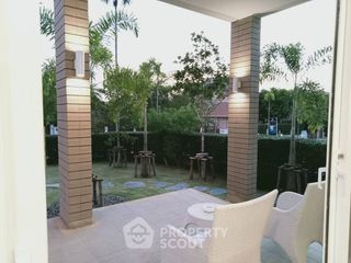 À vendre 4 chambres villa à Na Jomtien, Pattaya