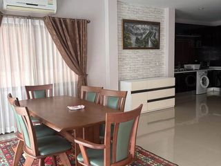 Casa en alquiler de 3 habitaciones en Bang Lamung, Chonburi