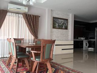 Casa en alquiler de 3 habitaciones en Bang Lamung, Chonburi