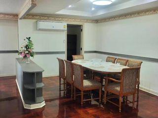 For rent 3 bedrooms apartment in Watthana, Bangkok
