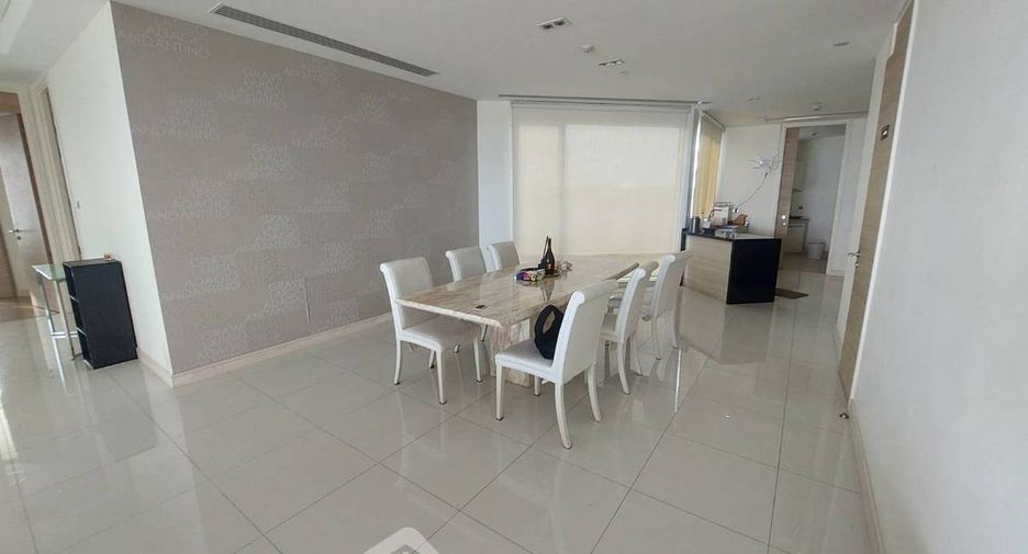 For rent 3 bedrooms condo in Jomtien, Pattaya