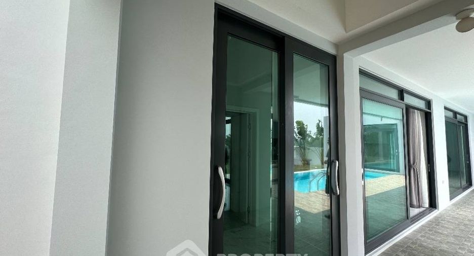 For sale 3 bedrooms villa in East Pattaya, Pattaya