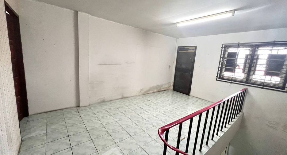 For sale 3 bedrooms townhouse in Mueang Chon Buri, Chonburi