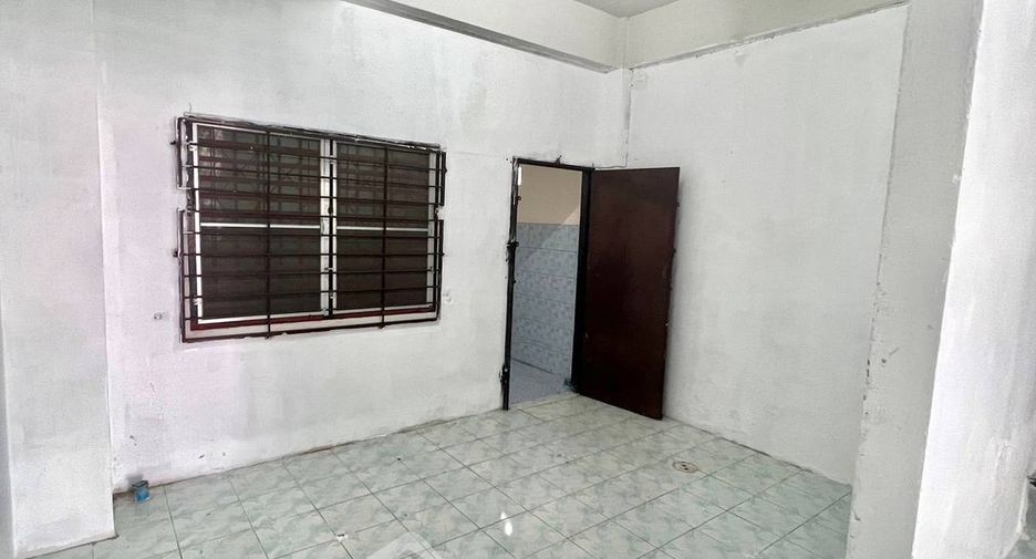 For sale 3 bedrooms townhouse in Mueang Chon Buri, Chonburi