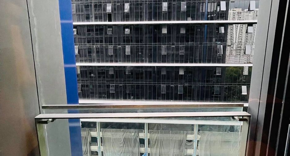 Condo en alquiler de 2 habitaciones en Huai Khwang, Bangkok
